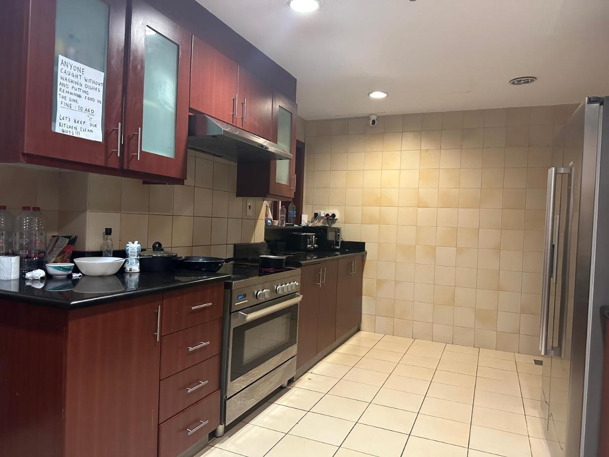 Pirates Bay Hostel Dubai Luaran gambar